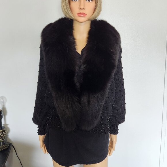 #652 Knit sweater/fox fur - Picture 1 of 4